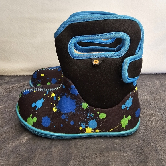 Bogs Other - BOGS Colorful Kids Boots with Blue Trim